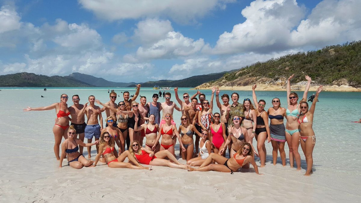 manager_blue's tweet image. Epic squad on the one and only New Horizon 😊😝 

#seeaustralia #thisisqueensland #lovewhitsundays #airliebeach #whitsundays #truebluesailing #newhorizon #atlanticclipper #truebluecrew