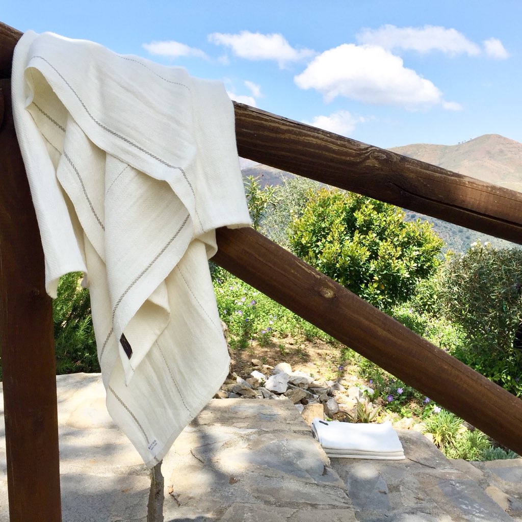 #Healthybody - #healthymind. Do you know that linen is the most environmentally friendly fabric? 
Growing #linen does not require pesticides or insecticides or artificial water supply. All round winner! #hucktowel #bathtowel #spatowel