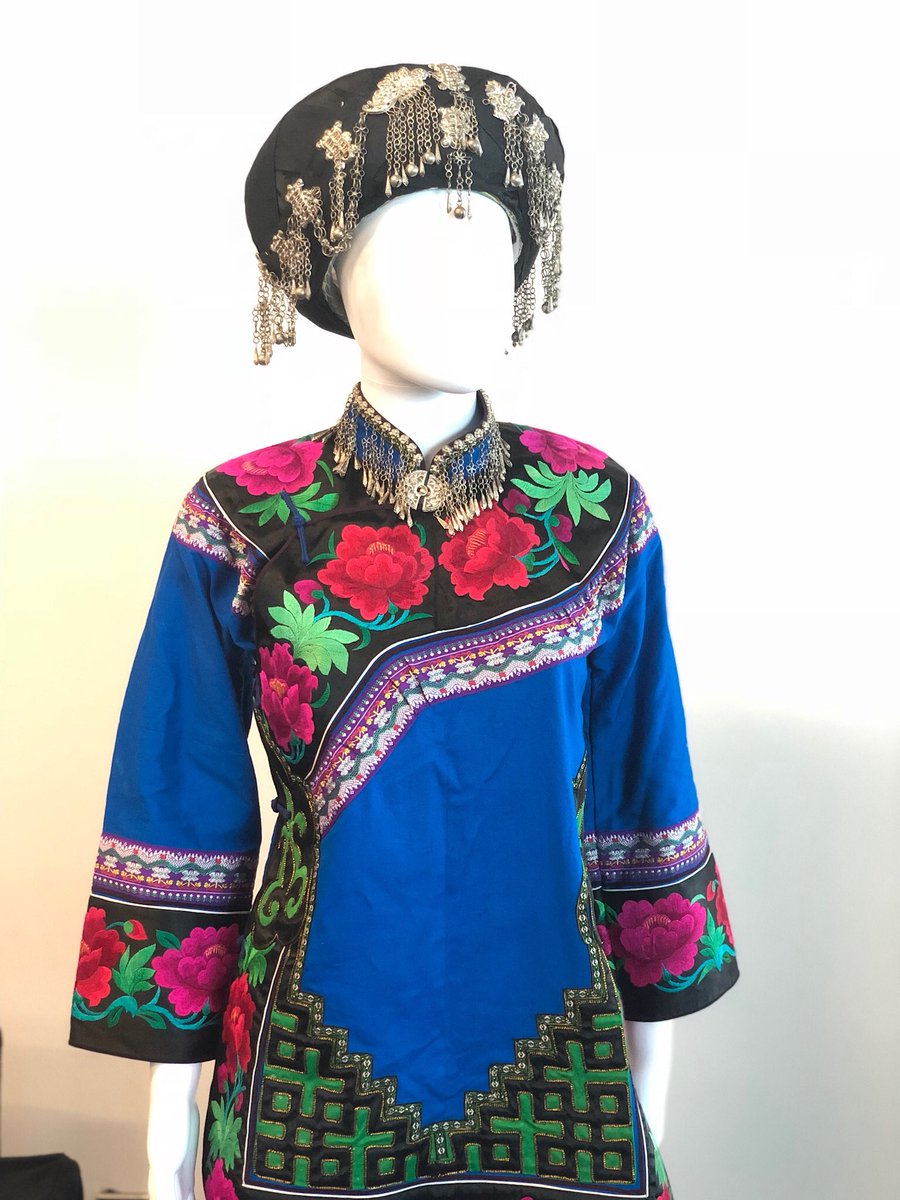 CityofKunming's tweet photo. Ready for the launch of the Kunming Minority Ethnic Costume Exhibition at #BusinessFest in #Liverpool https://t.co/xC21lKXCeV