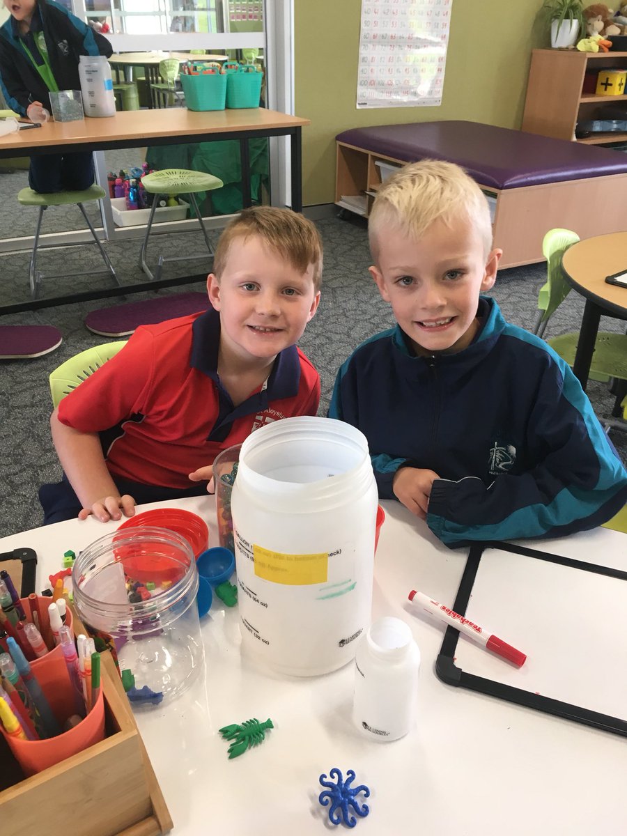 year1wattle2018's tweet photo. Filling containers to explore capacity today in maths. https://t.co/tJBVAvBNh1
