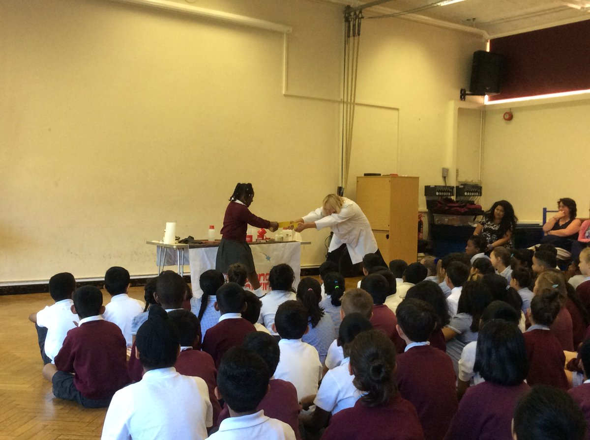 hayesparkschool's tweet photo. What a fantastic start to Science Day 2018! #scienceday2018 https://t.co/kAXT4ibIc4