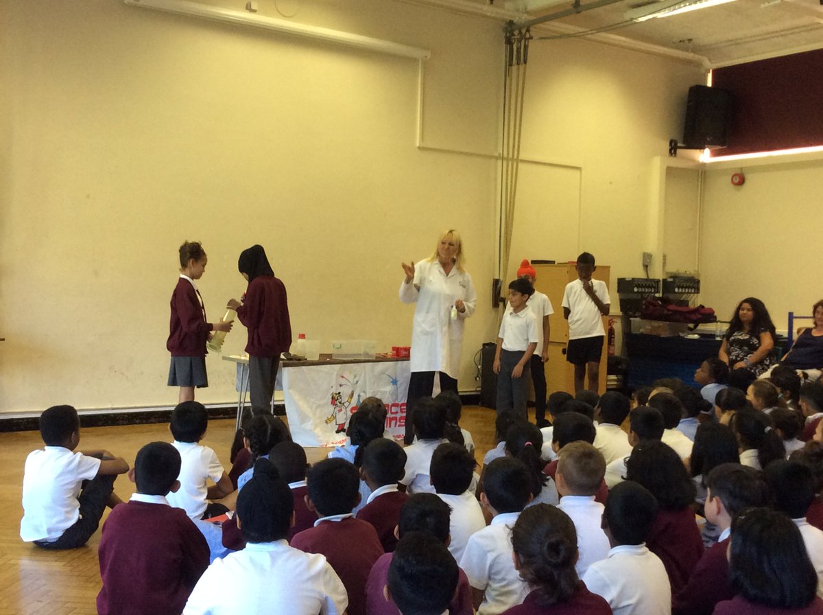 hayesparkschool's tweet photo. What a fantastic start to Science Day 2018! #scienceday2018 https://t.co/kAXT4ibIc4