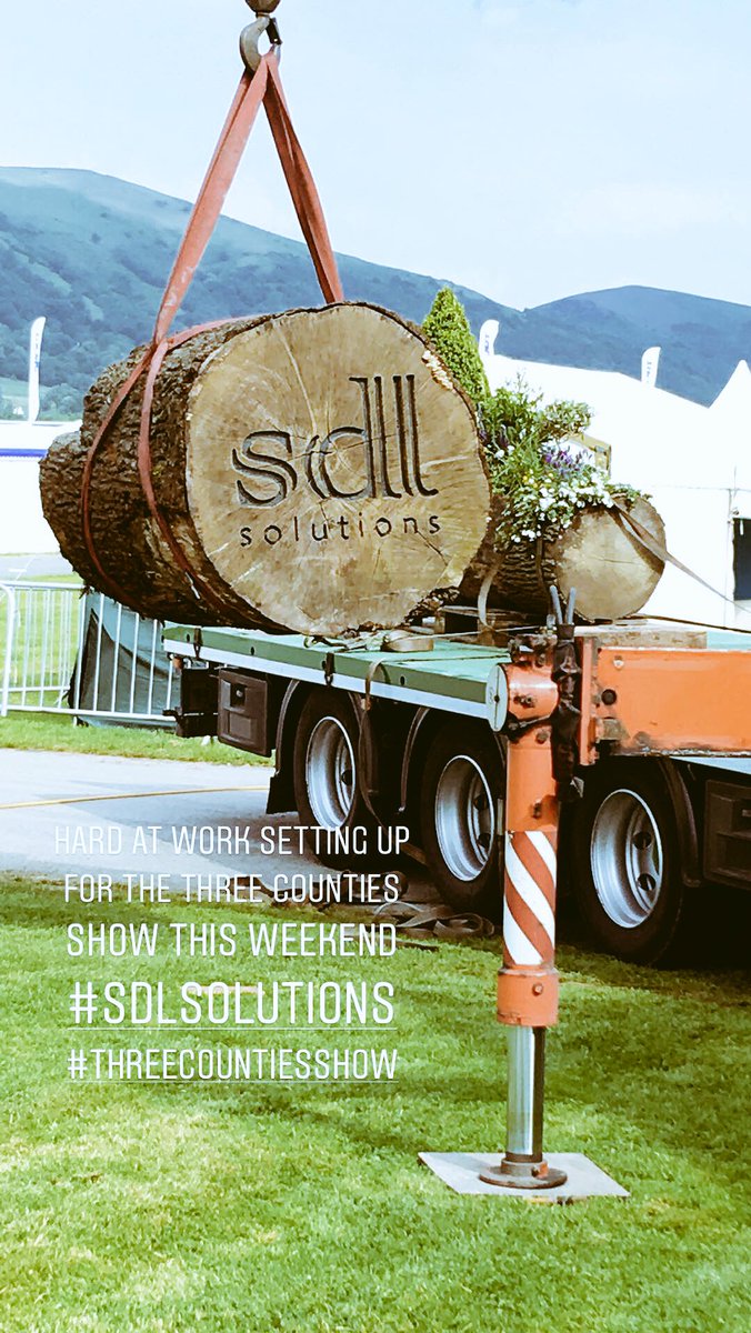 sdl_solutions's tweet photo. We are hard at work setting up for the Three Counties show. Come and see us; Friday 15th-Sunday 17th! @3countiesshows #rtcs #sdlsolutions https://t.co/FdDfK65Yla