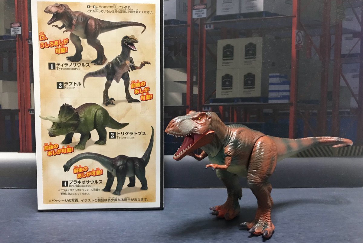 Kotti Pa Twitter ジュラシック ワールド 炎の王国の公開を控えたタイミングでタカラトミーの食玩 恐竜コロシアムのラインナップにラプトルが 前後の脚と口が可動 可愛い 緑の体色に縞模様 チャーリーかな 恐竜 食玩