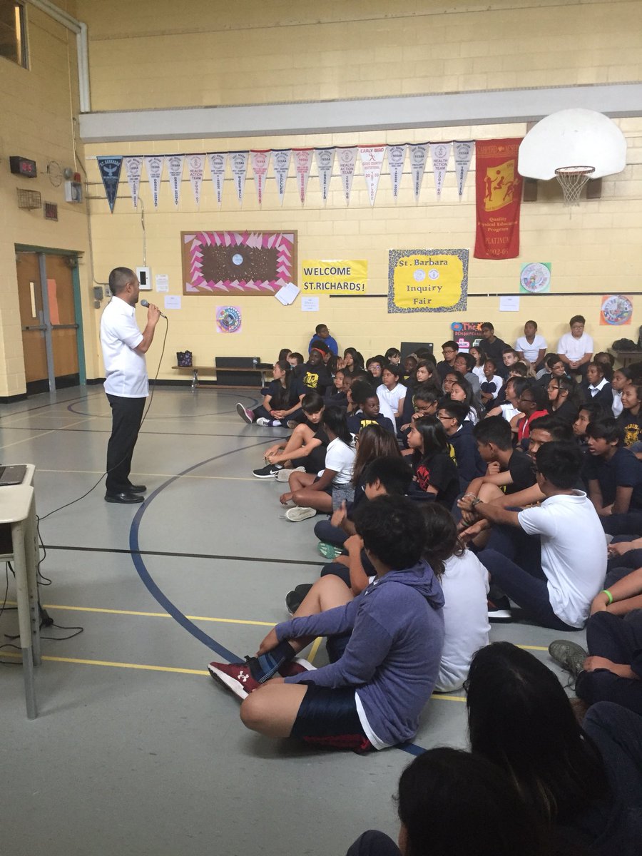 jdbutler13's tweet photo. Getting students excited for our #Inquiry fair. Talking to students how important it is to examine and question the world we live. https://t.co/3wci34cPqs