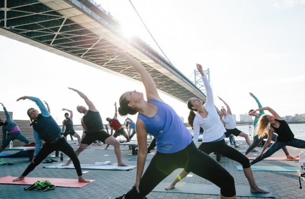 Yoga on the Pier offers hundreds of free yoga sessions every morning and evenings! #philly ow.ly/AO3f30ktLRu