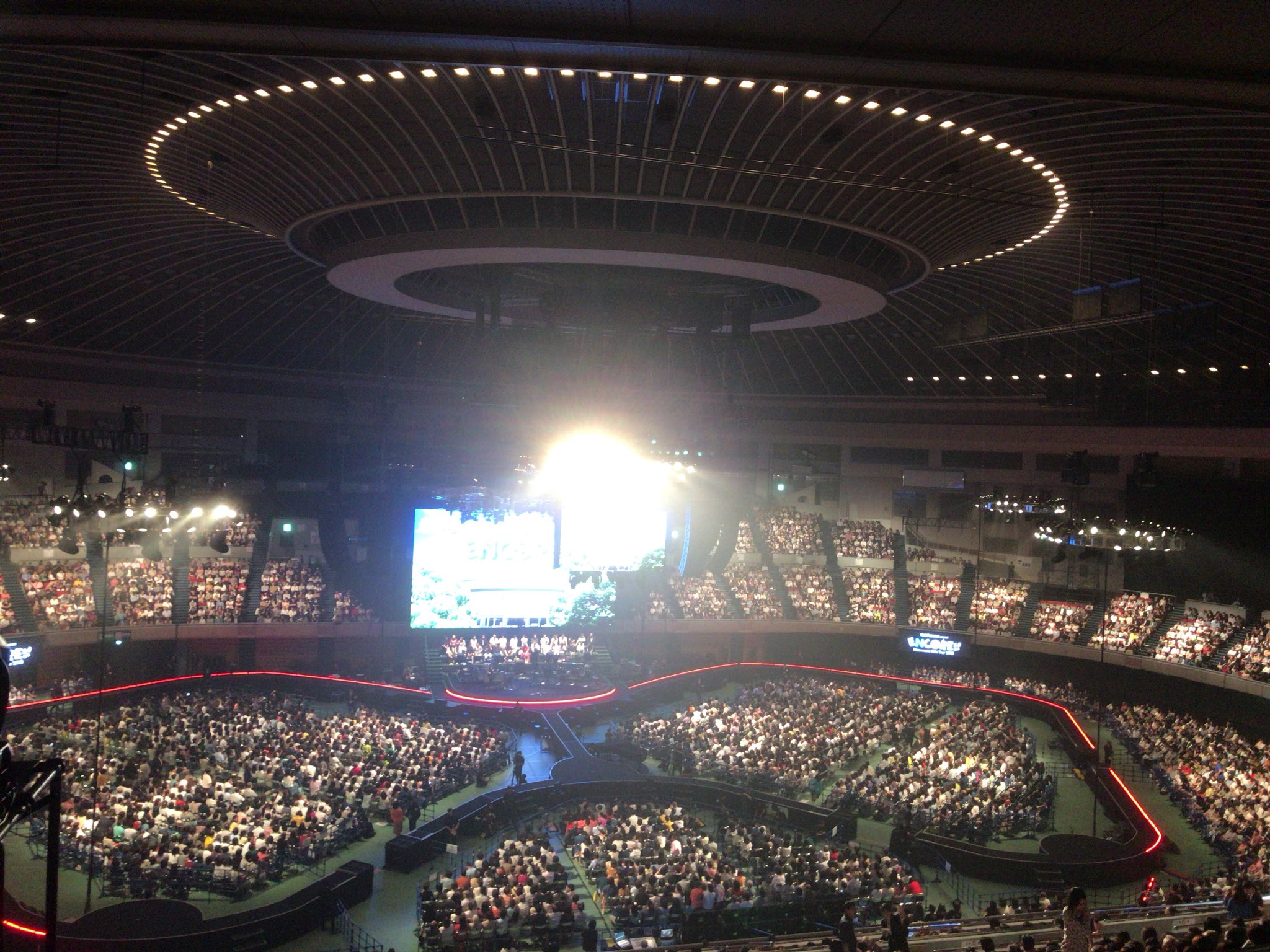 ひろと 小田和正さん 名古屋初日 日本ガイシホール ライブ最高でした どうぞ天守閣復元 22年の名古屋城にまたいらしてください 心身ともに癒されました 切ない曲も力強くハイトーンボイスで歌い上げる元気な小田さん お疲れ様でした T Co