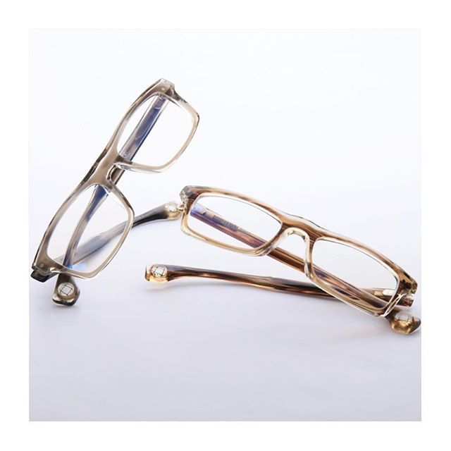 FADE OUT: The ALBERS in Grey Fade and Chestnut Fade #springcollection #thenewclassic #framewithinaframe #handcraftedeyewear #madeinjapan #mensfashion #style #accessories #eyewear #lunettes #gafas #megane #occhiali #oculos #brille #briller #brillen #blakekuwahara #designmatters