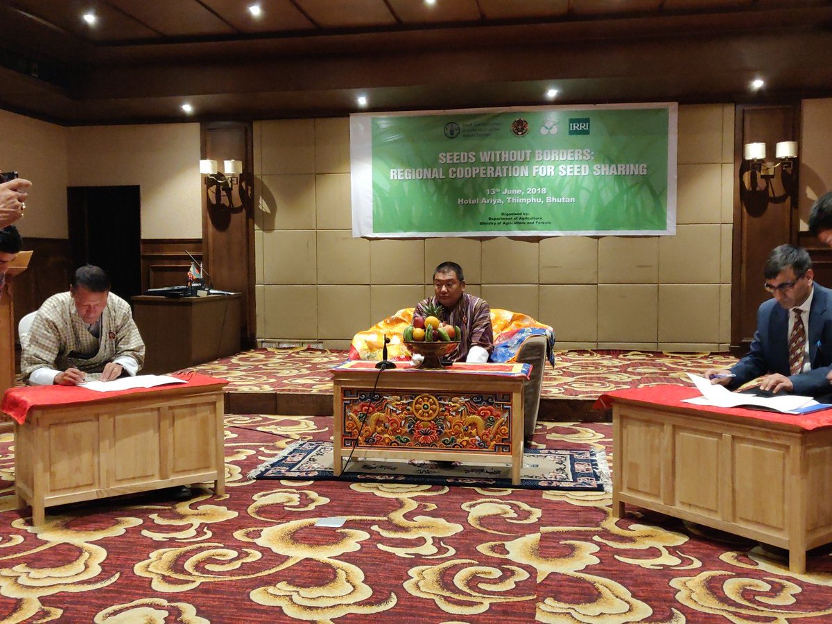sheetal_irri's tweet photo. Another Historical Landmark-Bhutan signs "Regional Cooperation for Seed Sharing-Seed without Borders" @irri @Nafeesmeah @r_puskur @carolynflorey @ricetoday @moafbhutan @FAO https://t.co/X2UjbSvDHm