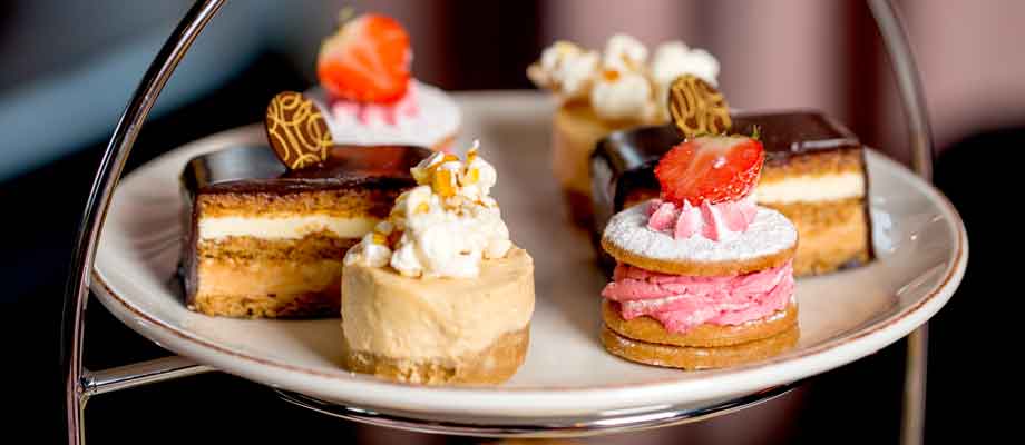 #Afternoontea lovers where you at? 

Our FULL day Manchester MUA Masterclass includes a a luxury afternoon tea lunch alongside tea, coffee &amp; snacks throughout the day!

Find out more here -

celebritymuamasterclass.com/pages/mastercl…