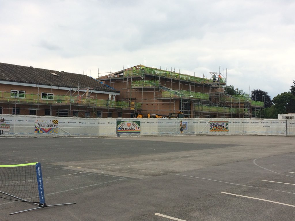 brooklands_sale's tweet image. Final few bricks!! #greatprogress