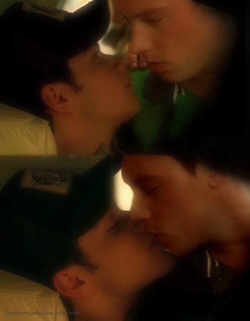 CharlieOliverH's tweet photo. Love is being home in bed loving @AaronBrianH https://t.co/wZb6QTF2O9