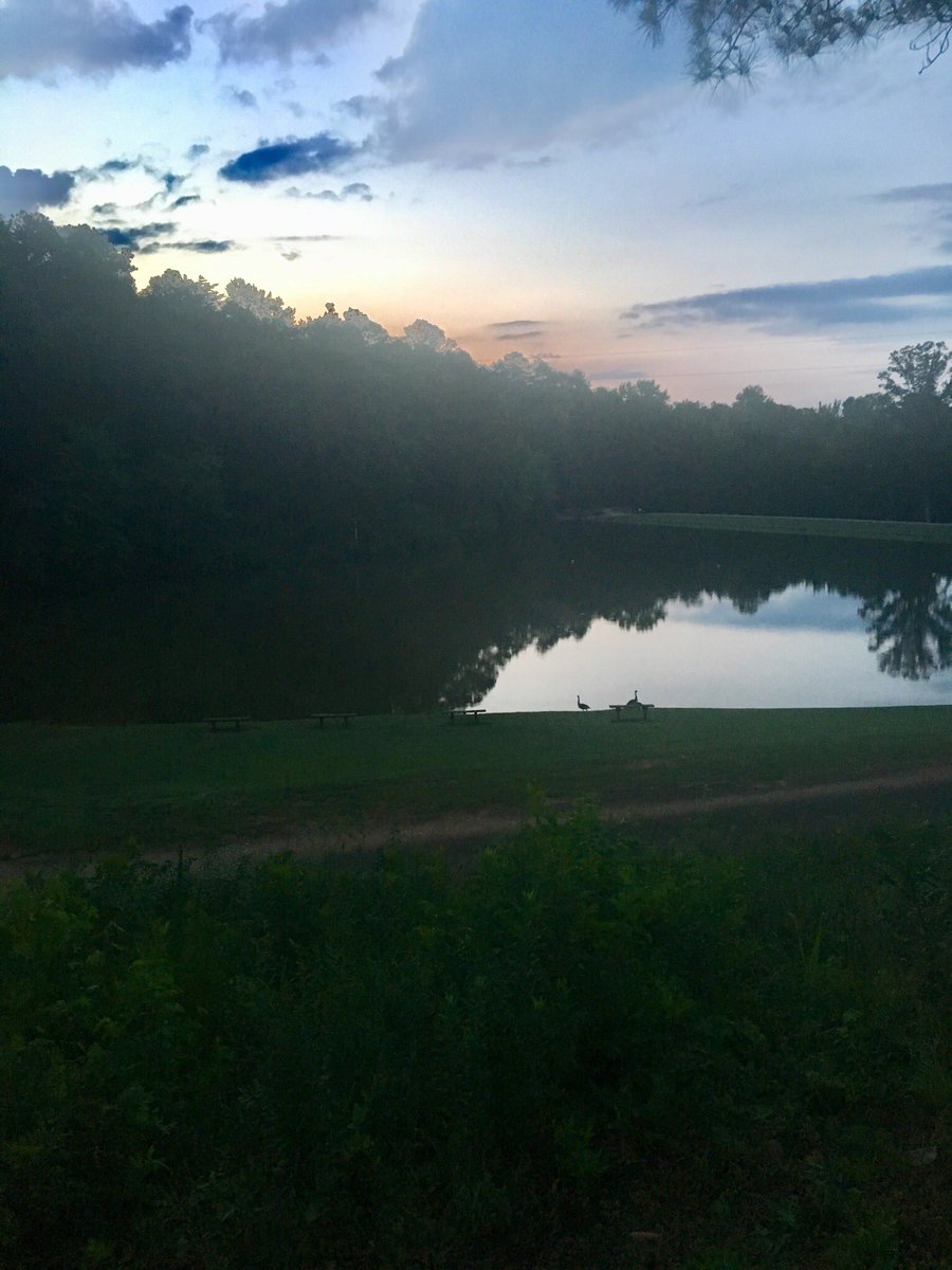 ush_sisk's tweet photo. Beautiful #camplee run this morning ππ» https://t.co/2e4ixnFjxd