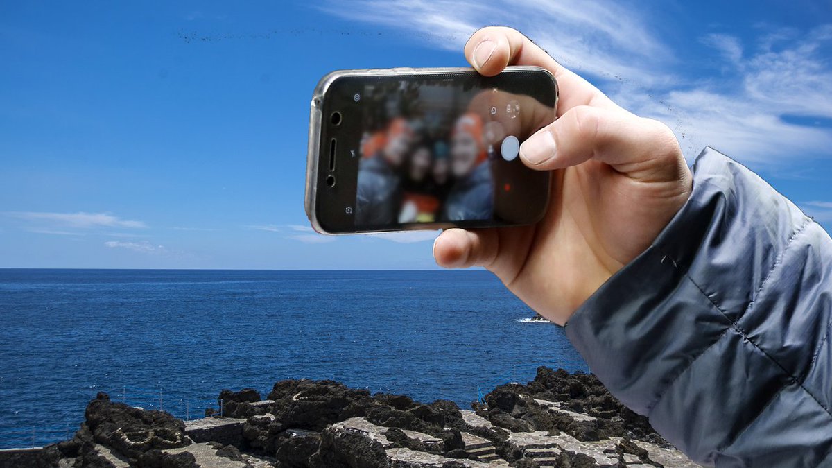 Couple attempting to take a selfie on a cliff plunged to their deaths. bit.ly/2t3tba4?utm_so… https://t.co/uLxUtN0cxe