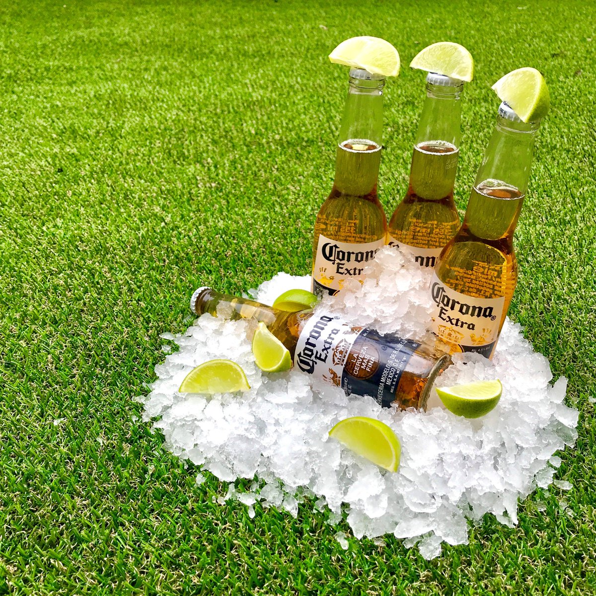 Football fans? The majority of the 2018 FIFA World Cup will be screened at MO Bar from tomorrow until 15 July. For the occasion, we offer 4 mini-burgers or mini-pizzas for the purchase of 4 Coronas. See you at MO Bar 🍻⚽️
#FIFAWorldCup #SpecialOffer #MandarinOrientalGeneva