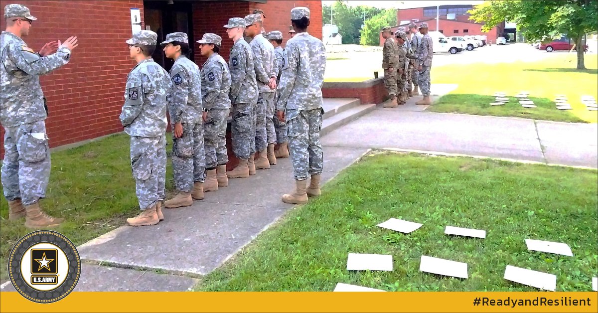 ArmyResilience's tweet image. Cadets work together on a memory game, learning how to concentrate, reduce distractions and enhance their ability to focus. Cadet Summer Training @FortKnoxKY. #ReadyandResilient #armyrotccst #armyrotc #cadetcommand