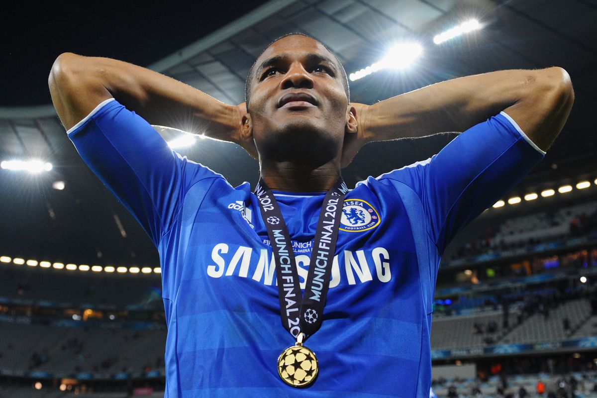 Happy Birthday to former Chelsea winger Florent Malouda!  