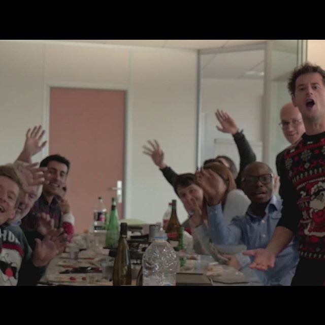KLAPNPLAY's tweet photo. Bonne année, Merci, Joyeuses fêtes etc : comme COTEC, dites le en vidéo ! Simple, humain et efficace 🤗👌🎉. #ditesle #video #bonneannee #cotec #klapnplay #happy https://t.co/eXp8ehAts2 https://t.co/CzXdkmjFol