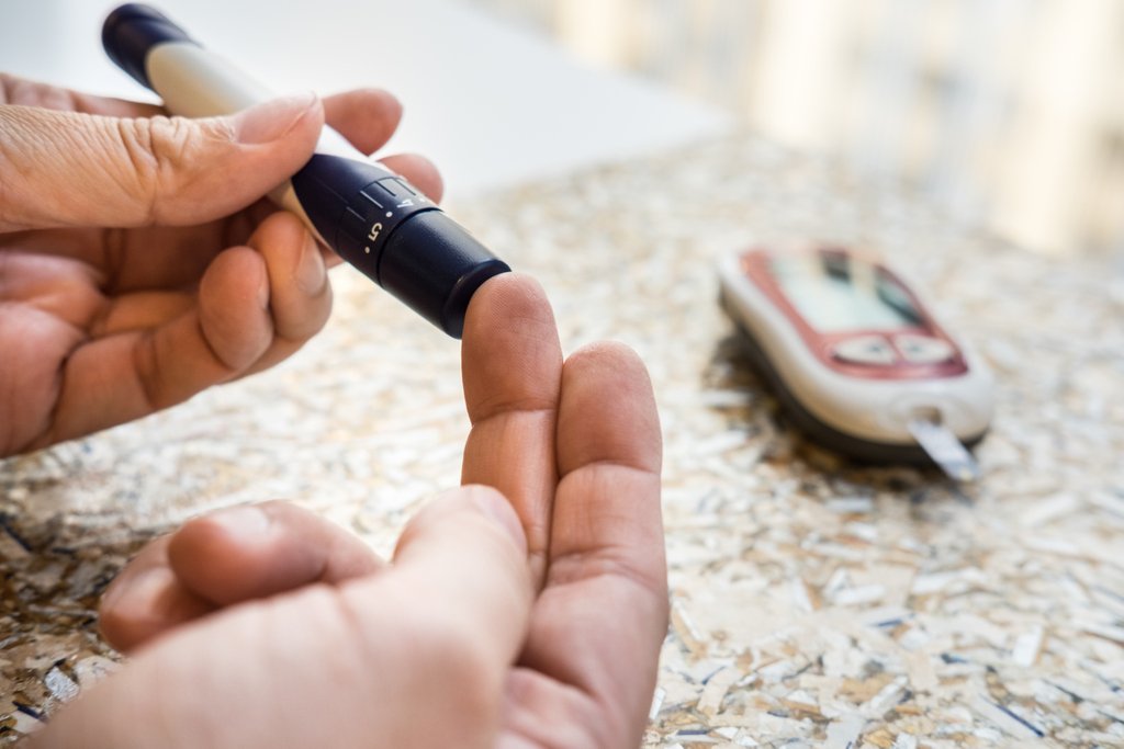 Diabetescouk's tweet photo. Many people with diabetes are unsure as to how to care for their diabetes. There is often confusion surrounding blood glucose levels and how to monitor them effectively - https://t.co/9FhR9WlnFO
#DiabetesWeek #DiabetesWeek2018 #LetsTalk #TalkAboutDiabetes #DiabetesCare #GBDoc https://t.co/kGKsDoNmnj