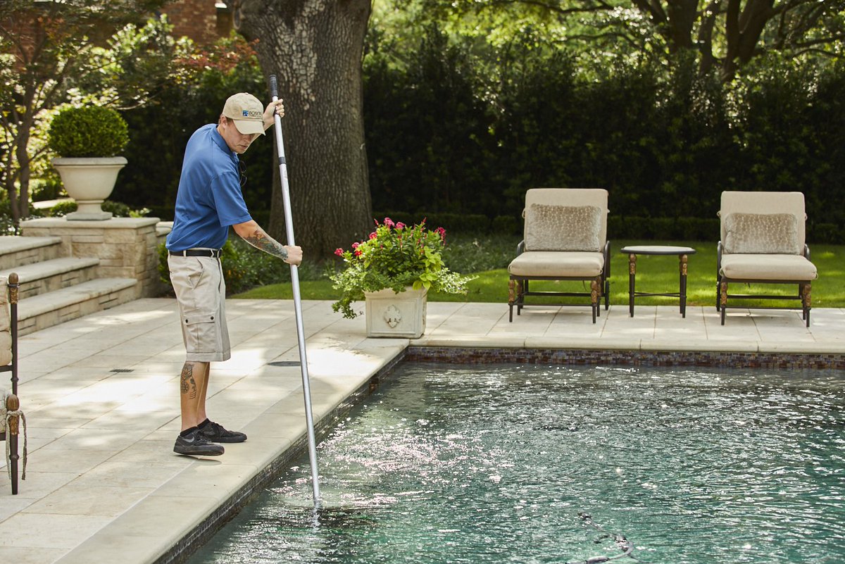 bonicklandscape's tweet image. Busy dads deserve to relax. Give the gift of pool service for Father's Day. ow.ly/XeMI30ktJi1 #poolservice #dallaspools #poolcleaning