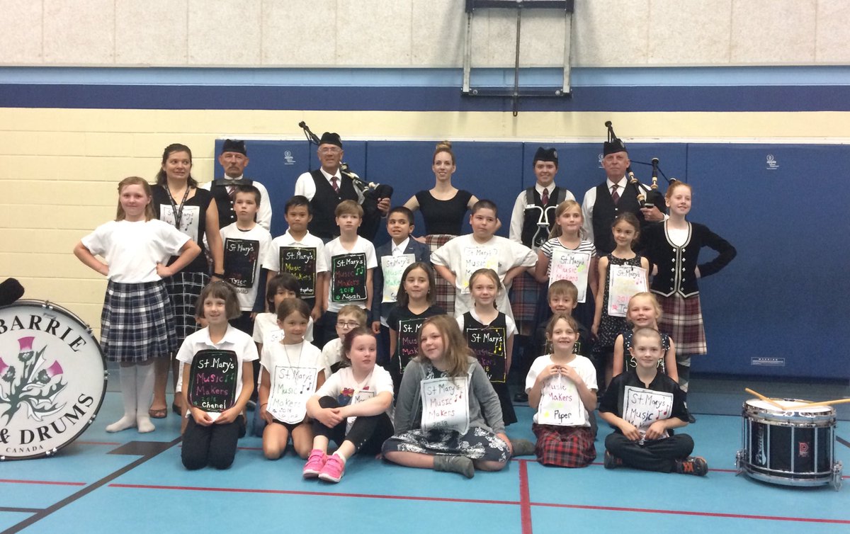 SMCDSB_SMB's tweet photo. Great performance by Mrs. Schelling’s grade 2/3 class and partnership with Mr. Brown of Barrie Pipes &amp; Drums - wonderful artist in the classroom partnership ⁦@SMCDSB⁩ https://t.co/k6HzCgatds