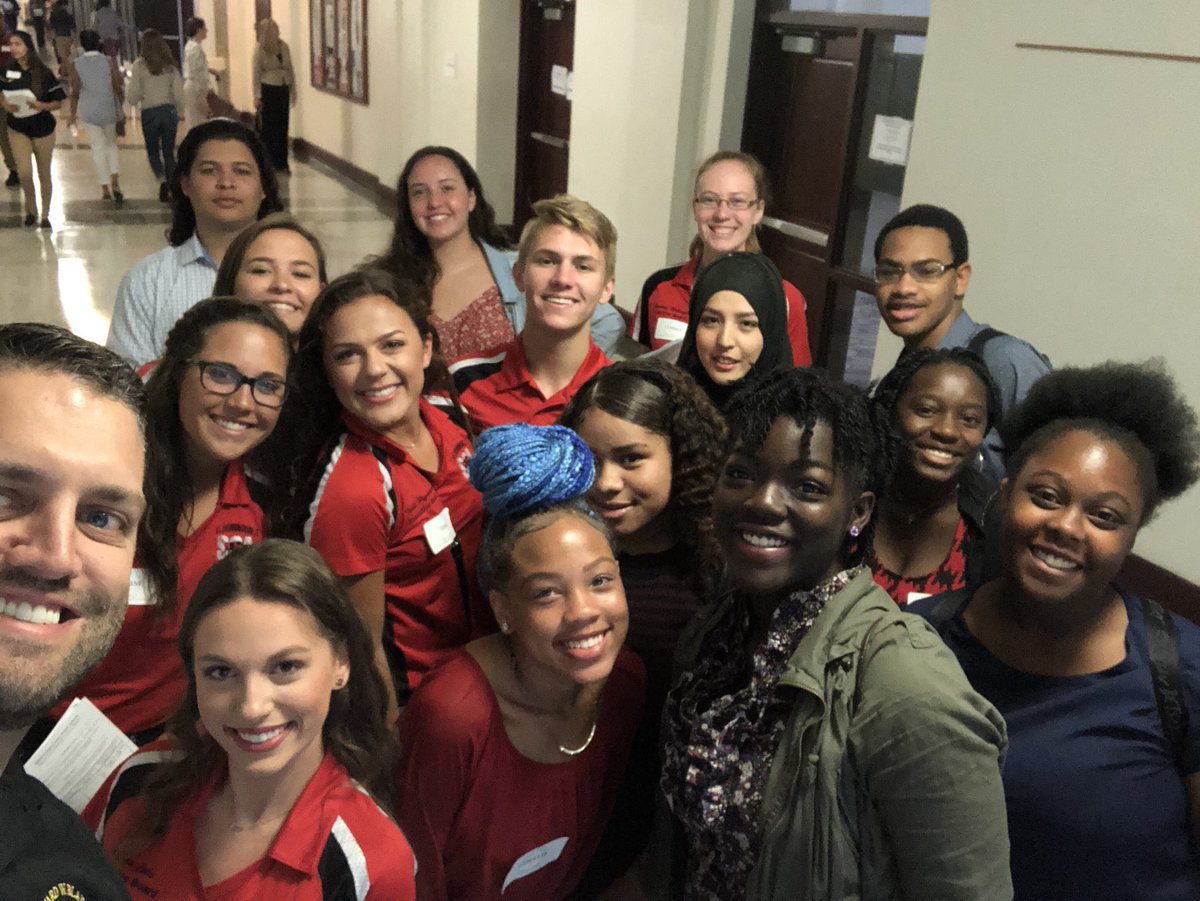 christianfinch's tweet photo. Picking our sessions for the #HCPSSummit @HWBlake @BloomingdaleSHS @Jeff_Eakins @VanAyresHCPS @GregoryBasham https://t.co/RdJHnog3IY