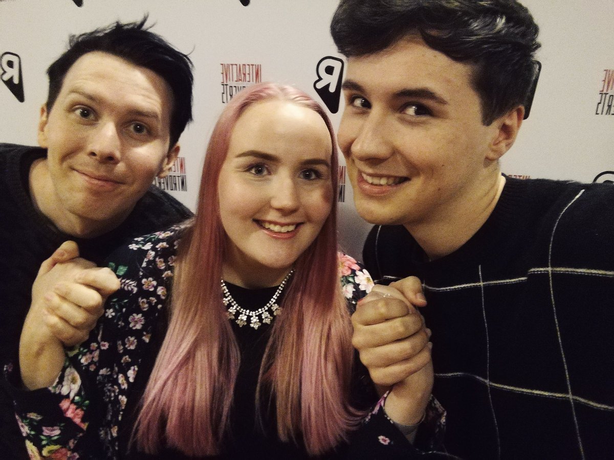 diiachuu's tweet photo. THE BEST DAY OF MY LIFE THANK YOU @danielhowell @AmazingPhil https://t.co/sxMg4vwFq0