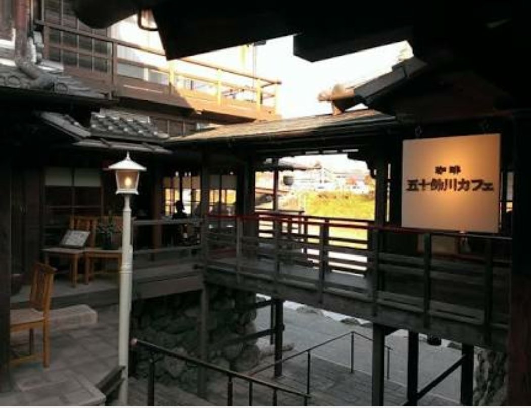 Mix96324456's tweet photo. おかげ横丁の五十鈴川カフェと志摩地中海村のカフェにて、「マイヤーレモンパイ」の販売が決まりました✨また詳しい販売日時などは報告します♪ https://t.co/HtVvXCVDvA