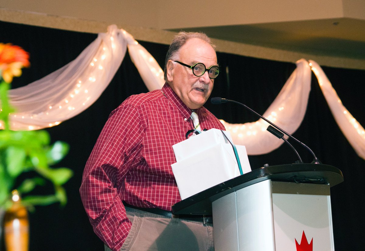 bmoctvhs's tweet photo. #winnipegsd honoured employees at the annual Long Service Reception, June 8 honouring the retirement of Randy Tomchuk and Christa Webster; Ewa Goldfield, Michelle Moreau and Rory Winters for 25 years of service and Gordon Crook for 40 years of service and his retirement. #tecvoc https://t.co/mOEad0gdVR