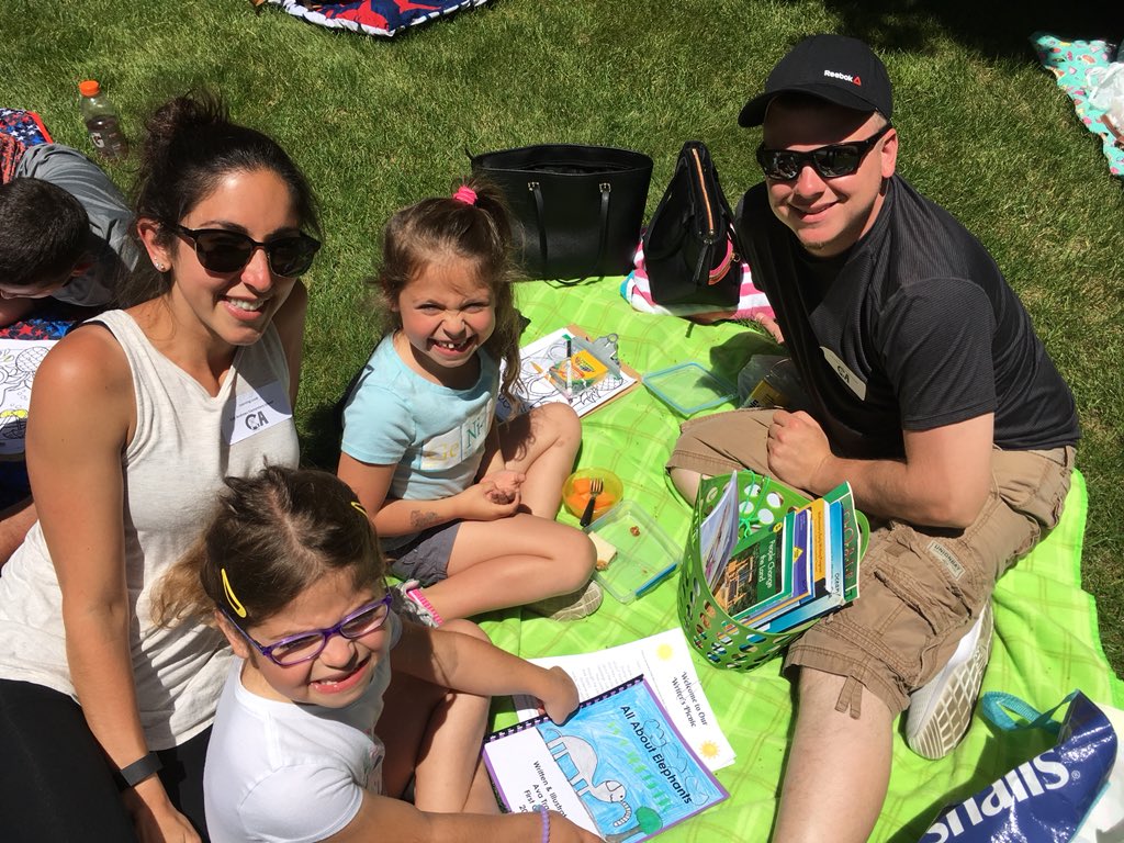 APKearns1's tweet photo. CA First Grade  outdoor  picnic  Learning  Look sharing books and writing with families. @mariojandrade @ColtAndrewsSch @coltandrewsPG @MAlmeida157 @bweari https://t.co/rnW1wUeQfh