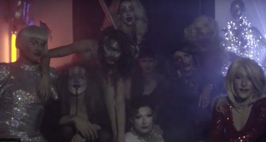 lesinrocks's tweet photo. Pratos met en scène un collectif de drag-queens dans le clip de "Pulse" https://t.co/5okD4WpKk5 https://t.co/sNvvEdaoud