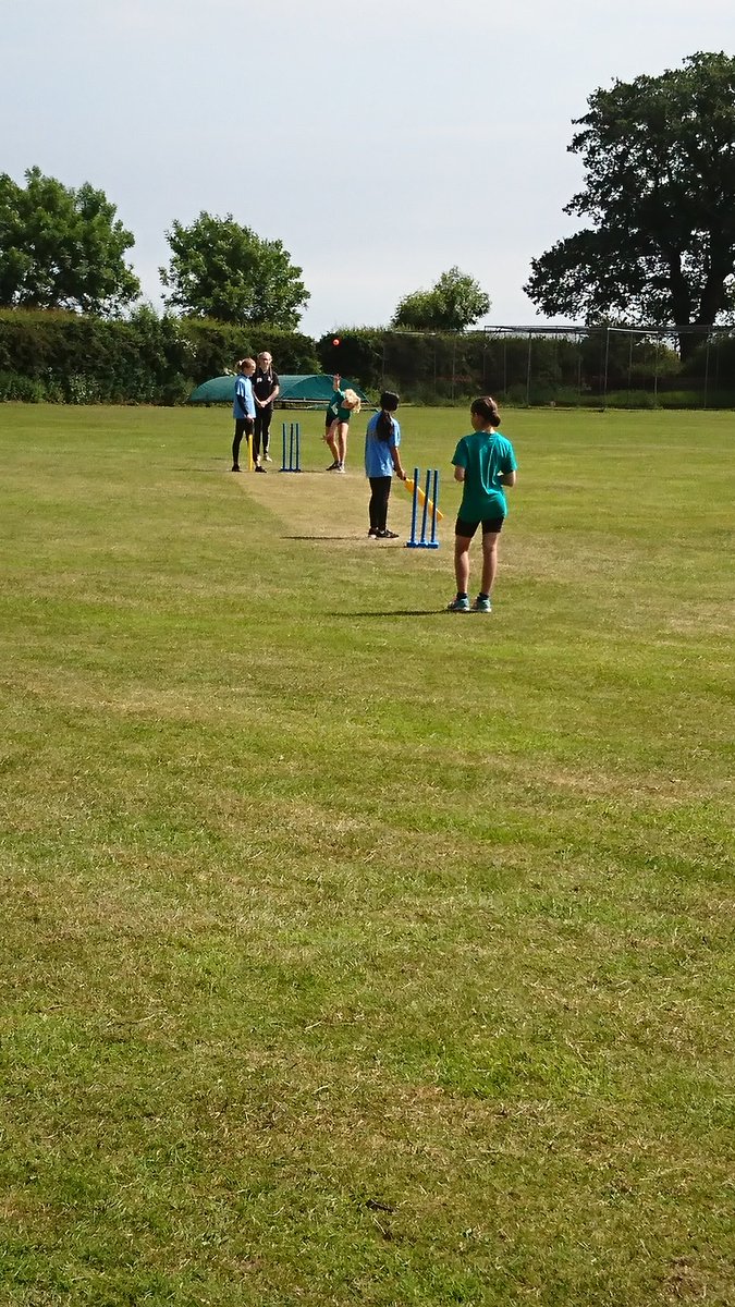 Day 2 Cricket This time its the girls turn. #thisgirlcan <a href="/norwichcric/">Norwich Cricket Club</a> #norwicheast #dussindaledaredevils