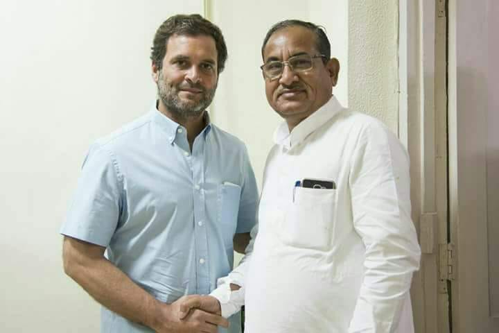 AICC Congresh President राहुल गांधी से मिलते हुए पूर्व संसदीय सचिव राजस्थान सरकार  गोविन्दराम मेघवाल ...............