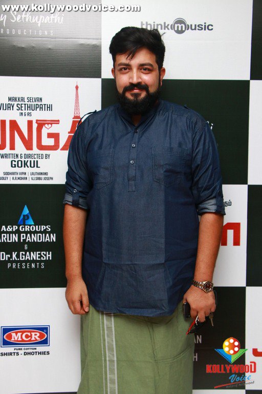 kollywoodvoice's tweet photo. #Junga Audio Launch Photos

👉 https://t.co/JZmh5YDlo0

#JungaAudioFromToday 
#JungaMassTrailer
#ஜுங்காதிருவிழா 

@VijaySethuOffl @sayyeshaa @MadonnaSebast14 @DirectorGokul @sidvipin @dudlyraj @AandPgroups @kav_pandian @vsp_productions @editorsabu @thinkmusicindia https://t.co/JmGvt0nO11