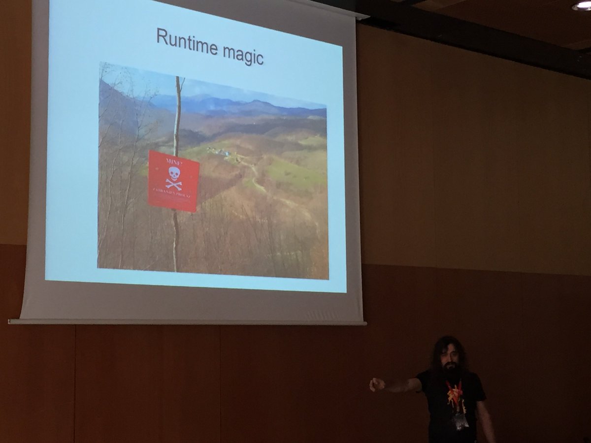 dev_bcn's tweet image. Functional programming with immutables, monads and high order functions is uncommon in #Javaworld. With Spring Web Flux and projectreactor we can create programs, webservers using almost only pure functional programming. Jarek Ratajski (@jarek000000) in room Llavorsí. #Jbcn18