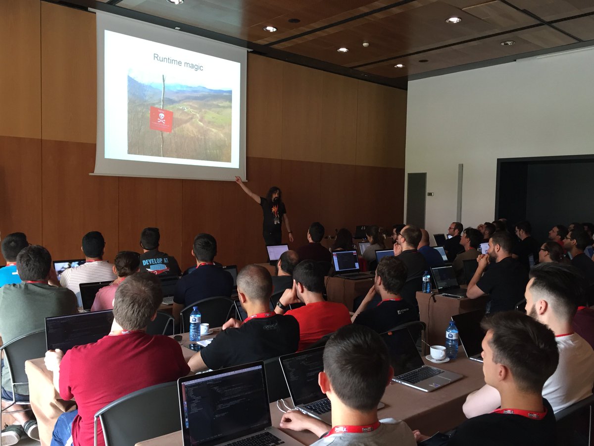 dev_bcn's tweet image. Functional programming with immutables, monads and high order functions is uncommon in #Javaworld. With Spring Web Flux and projectreactor we can create programs, webservers using almost only pure functional programming. Jarek Ratajski (@jarek000000) in room Llavorsí. #Jbcn18