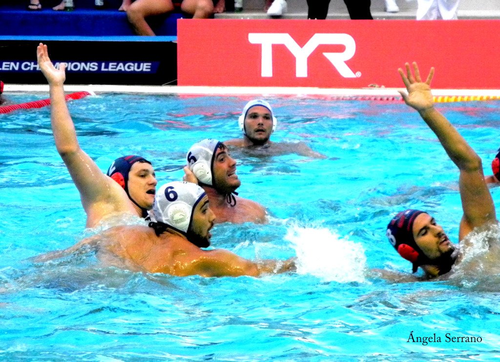 A_sheras25's tweet photo. 📷🤽🏻 FOTOGRAFÍAS: 'El paso del @CNAB_oficial por la #Final8Genoa' Más aquí : https://t.co/qUR379ReyM
@alexbustos_10 @MarcLarumbe @blaiibla @alvarowp98 @mikiwp97 https://t.co/QeDji5f7MY