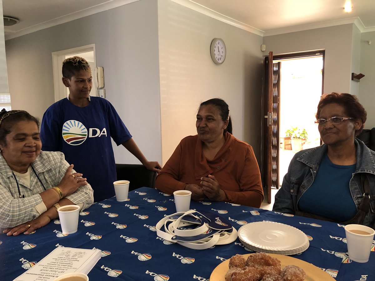 ricardomackenzi's tweet photo. House meeting to discuss #CapeTownFirst and listen/interact with individual voters and also share our success stories and listen on how we can improve as a @WesternCapeDA Government.
#change19
#roadto2019 https://t.co/FSdjHYG1Uu