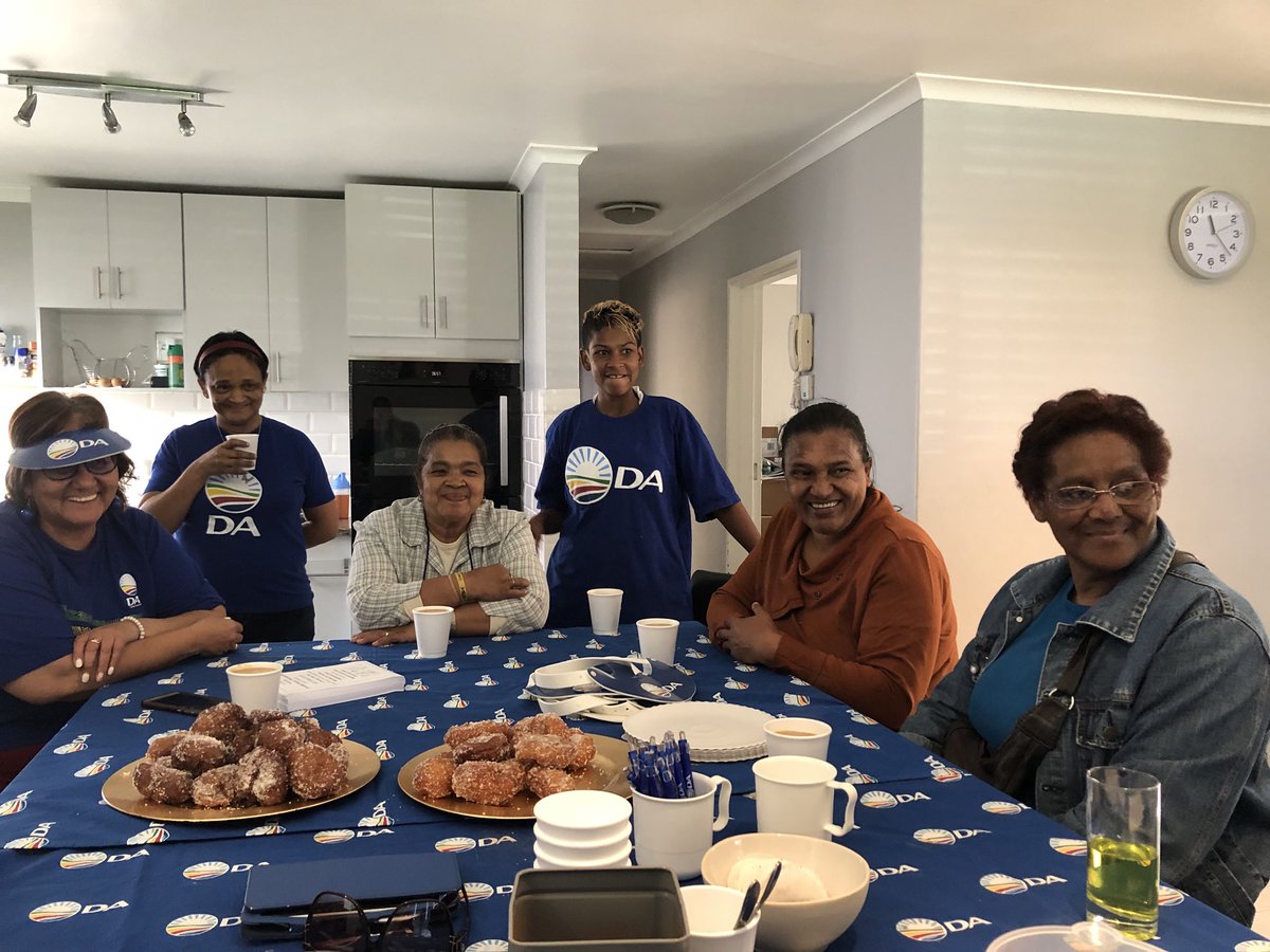 ricardomackenzi's tweet photo. House meeting to discuss #CapeTownFirst and listen/interact with individual voters and also share our success stories and listen on how we can improve as a @WesternCapeDA Government.
#change19
#roadto2019 https://t.co/FSdjHYG1Uu
