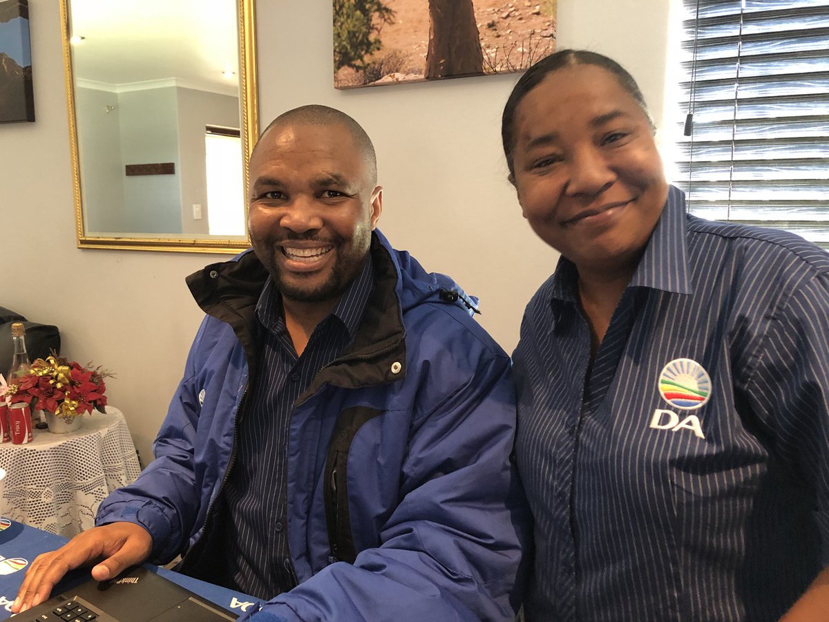 ricardomackenzi's tweet photo. House meeting to discuss #CapeTownFirst and listen/interact with individual voters and also share our success stories and listen on how we can improve as a @WesternCapeDA Government.
#change19
#roadto2019 https://t.co/FSdjHYG1Uu