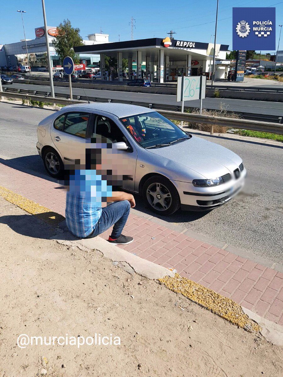 Esta mañana  dotación del GESC  ha denunciado e inmovilizado un taxi "ilegal" en la zona del Cabezo Cortado.
 Trabajamos para evitar el transporte de viajeros sin autorización