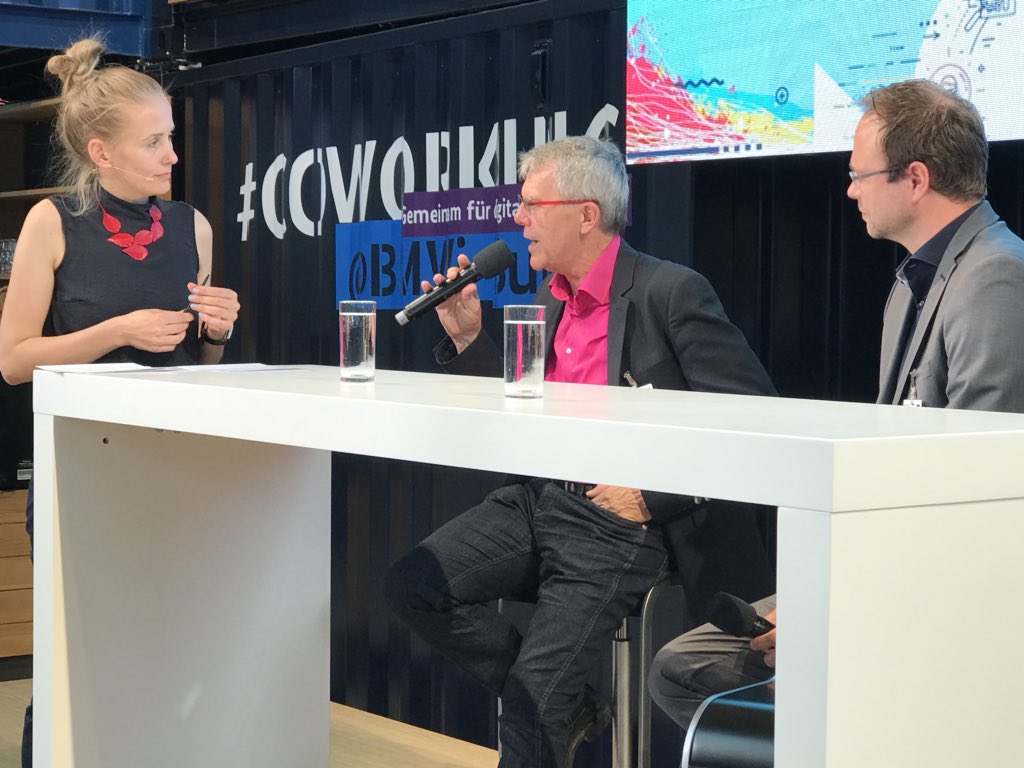 healthcare_de's tweet photo. Junge #digitale #Wirtschaft - #ondeso und #triumphadler im Talk @BMWi_Bund #CeBIT18/ #startups und #Etablierte: „Austausch von Ideen gegen Kundenzugang“ https://t.co/yTReDlp9F7
