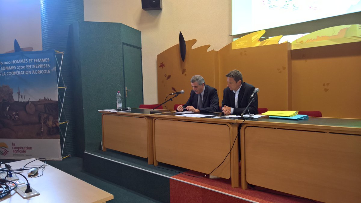 CoopdeFranceCVL's tweet photo. Signature convention cadre avec l enseignement agricole #draaf centre pour mettre en avant les principes coopératifs https://t.co/Mjo7THBJho