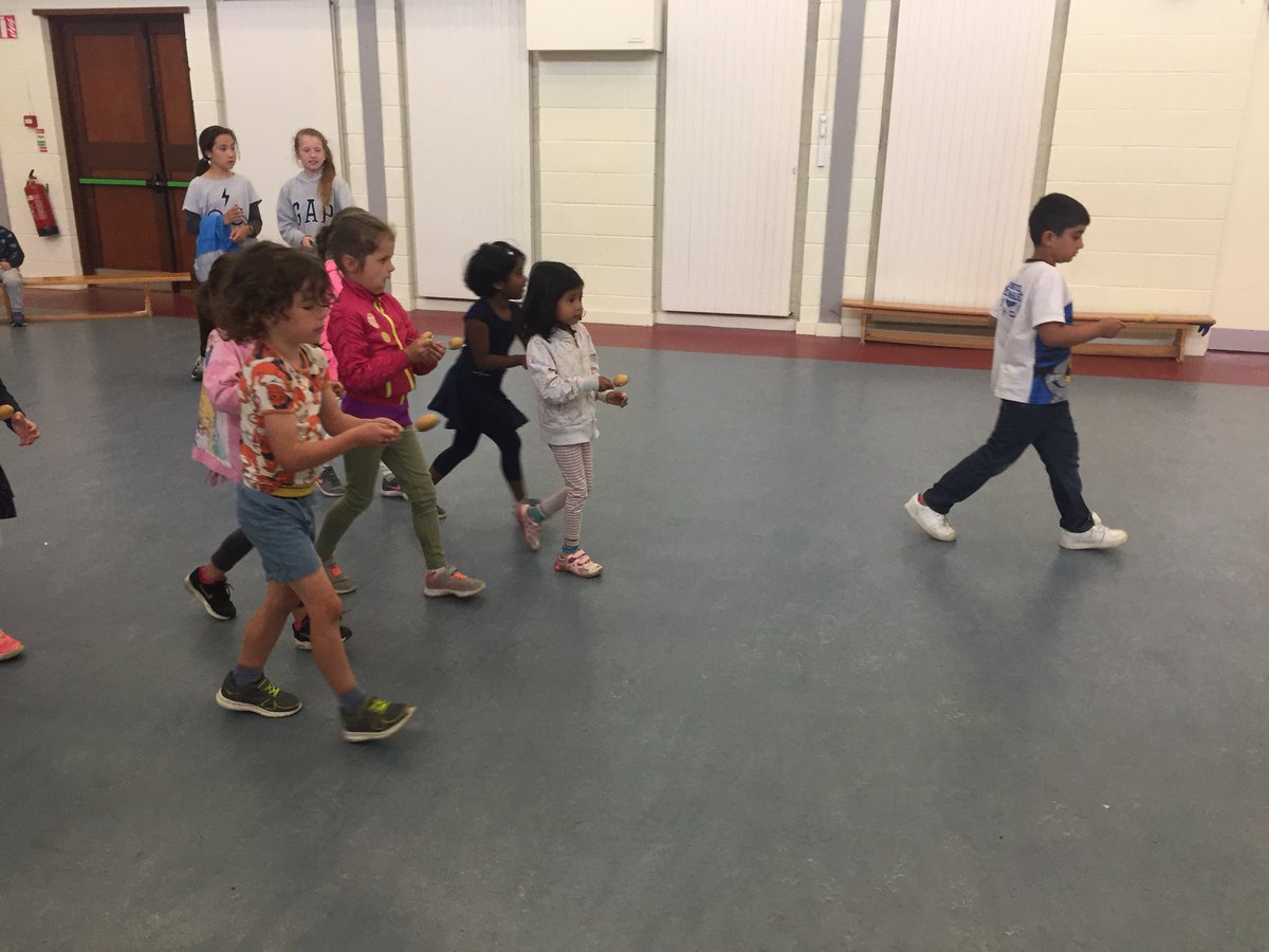 GetnsjiInfants's tweet photo. A simply eggcellent egg and spoon race!! #sportsweek https://t.co/fHIUSs4QgM