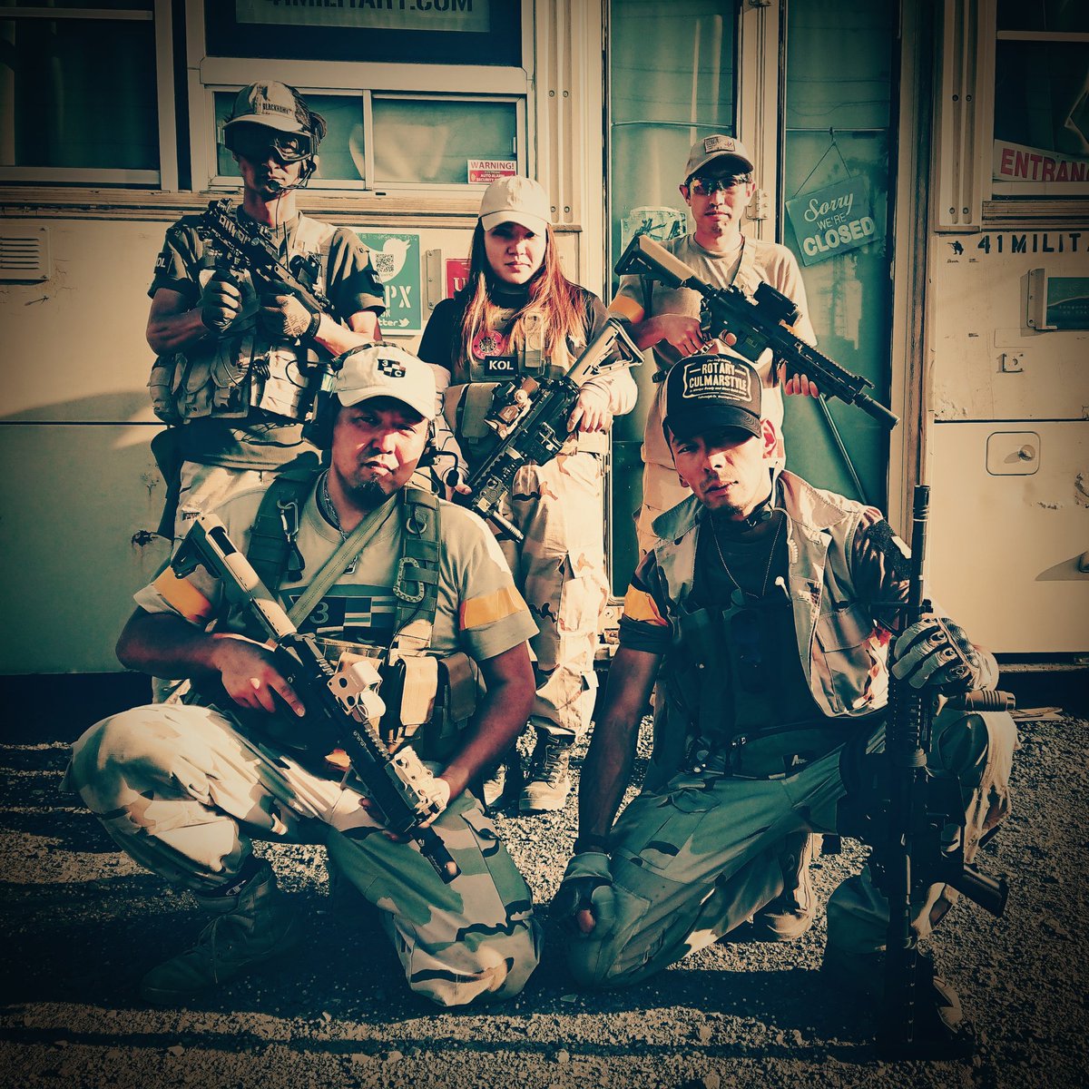 SFgp4's tweet photo. my crew 「KOL」
#3colordesert #m4a1 #hk416 #systema #eotech https://t.co/sN0UW5GyVM