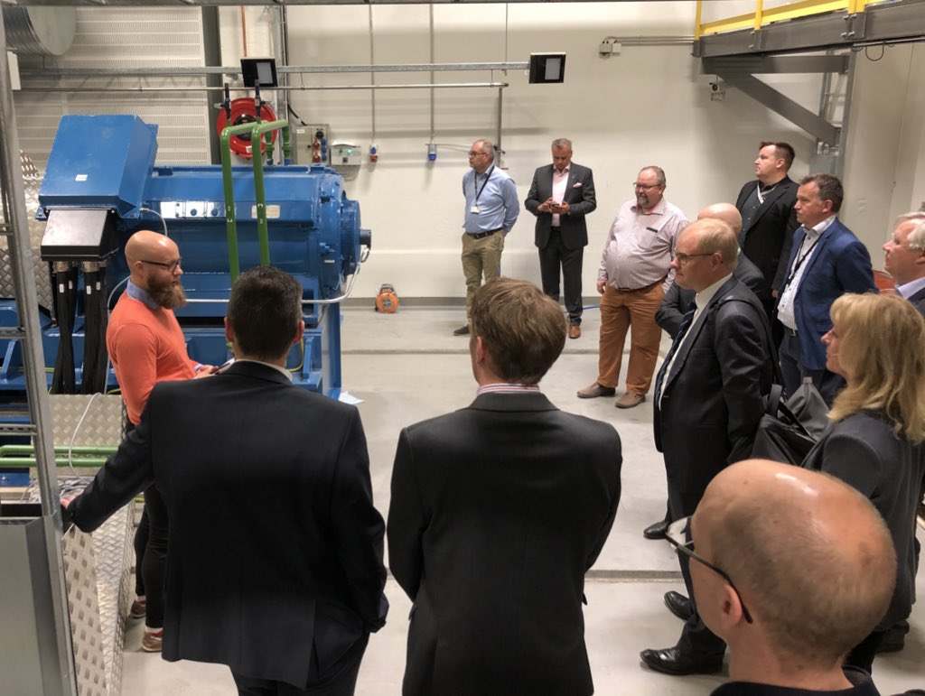 KuusniemiHeidi's tweet photo. Interesting discussions with @ABBSuomi representatives on fuel research and engine technology at @VEBIC_Finland of @univaasa #fuellab #enginelab https://t.co/iYteU9NFk8