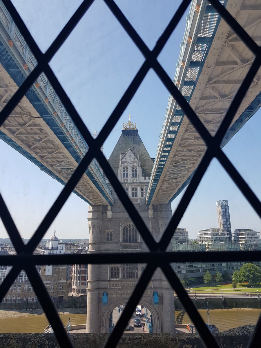 susuthomas1's tweet photo. We are all set up @TowerBridge  for our technical #multicloud event, showcasing #BMCHelix to out tech community. https://t.co/5AcmJHJgfT