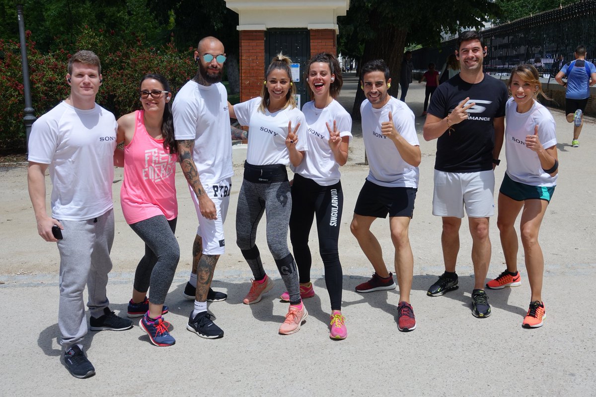SonyEspana's tweet photo. Ayer @Mariam_Hernan y unos cuantos valientes probaron los nuevos auriculares para deporte #SP700N. Los únicos #TrueWireless con #CancelaciónDeRuido y #ResistentesASalpicuduras. ¡Parece que disfrutaron del día! https://t.co/iR9WmHiQ3a