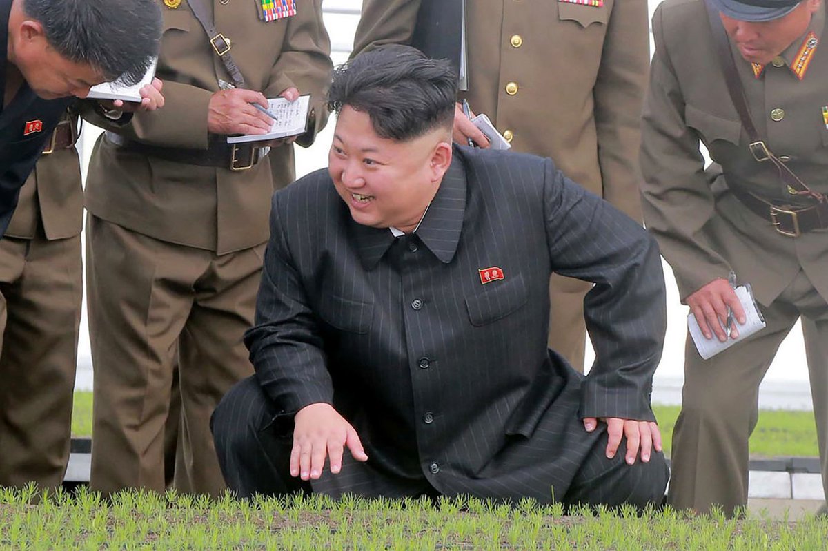 CandleJuliet's tweet photo. "Kim Jong Un got on his hands and knees and begged for the Summit to happen" said Rudy Giuliani today. Really? Please! https://t.co/KQe0ekGuoC https://t.co/BI8jbqPVwg