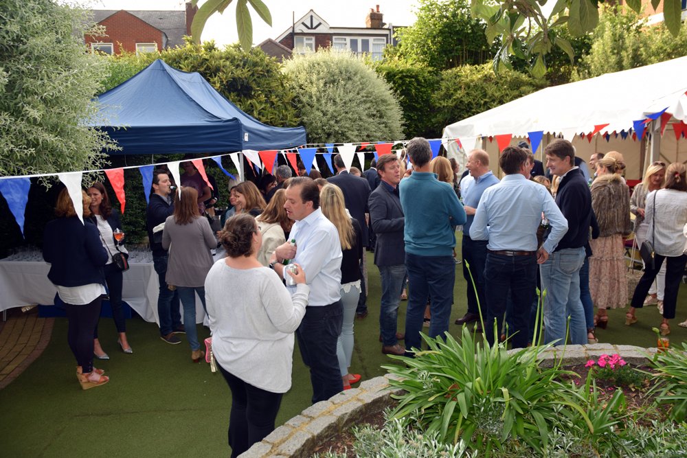 BroomwoodYear6's tweet photo. The sun came out at the end of the day for our special Class 6 BBQ last night. #BHUS #BHClass6 #BHBBQ #BHDisco @BodeansBBQ https://t.co/8ROo7tGfvM
